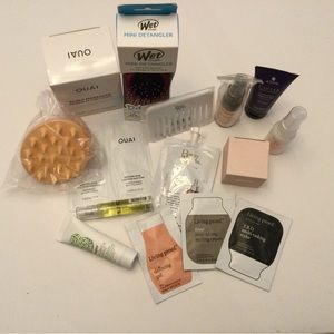 HAIR CARE NOTIONS IN TOTABLE CLEAR BAG